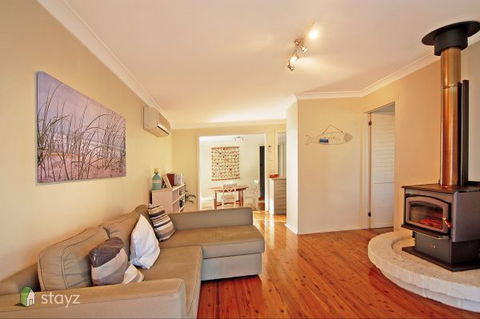 Hayes Beach House - Accommodation Search 0