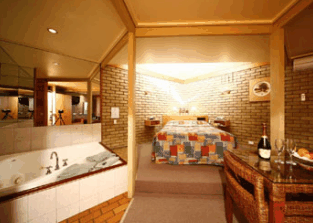 Mitchell Motor Inn - Accommodation Search 1