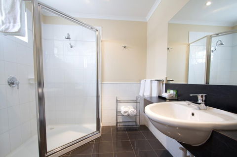 Lake Inn Ballarat - Accommodation Search 1