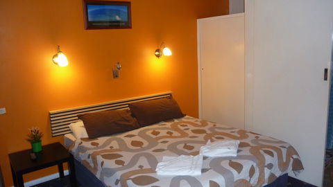 Adelaide Traveller's Inn Backpackers - Accommodation Search 0