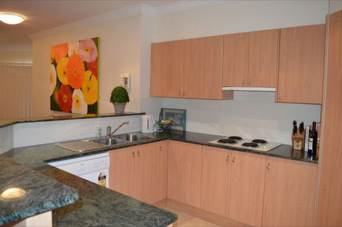 Breakers 1 / 5 At Yamba - Accommodation Search 2