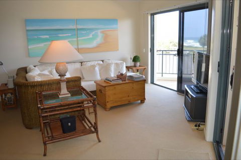 Breakers 1 / 5 At Yamba - Accommodation Search 3
