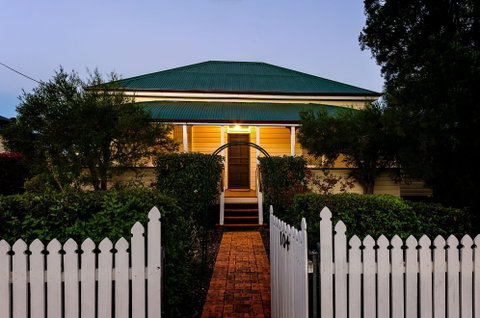 Albion Cottage - Accommodation Search 0