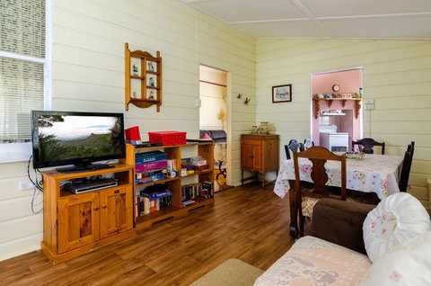 Albion Cottage - Accommodation Search 9