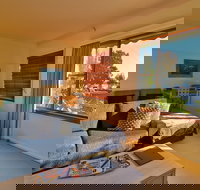 A Reflection on the Lake - Accommodation Search