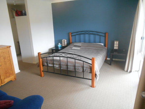 Decked Out In Vincent - Accommodation Search 4