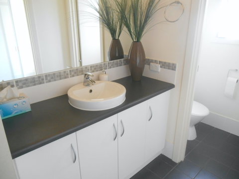 Decked Out In Vincent - Accommodation Search 7