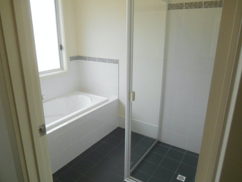 Decked Out In Vincent - Accommodation Search 8