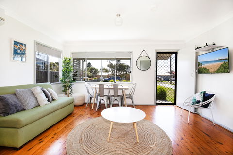 Sun Shack At  Culburra - Accommodation Search 0