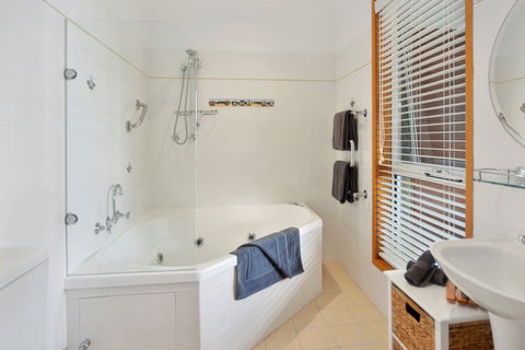 Tree Tops Bed And Breakfast Jervis Bay - Accommodation Search 2