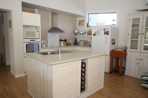 Berrara's Home Away From Home - Accommodation Search 0