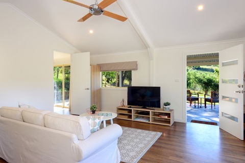 Golden Wattle - Kiaroo - Accommodation Search 2
