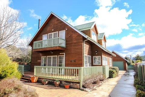 Halinka Lodge - Accommodation Search 0
