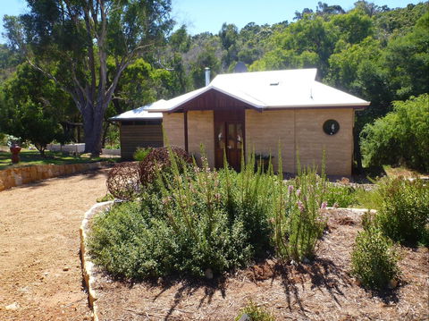 Jalbrook  Estate-  Cottages,Alpacas,Gallery & Function Centre - Accommodation Search 0