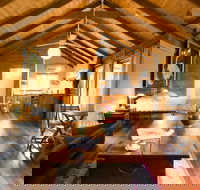 Mavis's Kitchen and Cabins - Accommodation Search