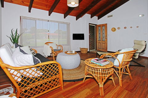 Sea Bird - Accommodation Search 0