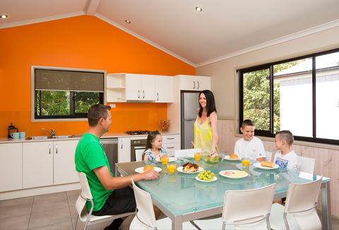 Burleigh Beach Tourist Park - Accommodation Search 0