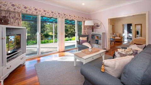 Crystal Creek Meadows Luxury Cottages And Spa Retreat - Accommodation Search 1