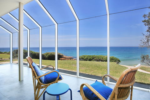 Neptune  Absolute Beachfront - Accommodation Search 1
