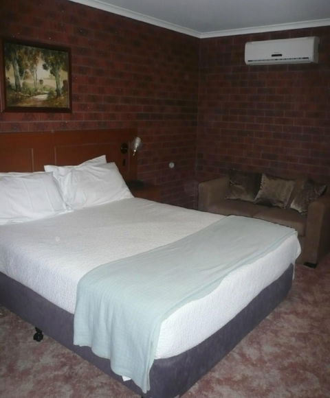 Sportsman Inn Motel - Accommodation Search 1