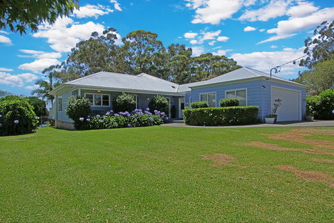 St Georges Basin View Holiday Home - Accommodation Search 1