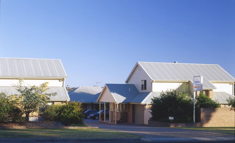 Dolphin Shores - Accommodation Search 0