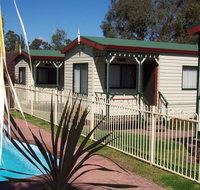 Parkes Country Cabins