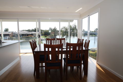Waterfront Holiday Home - Accommodation Search 2
