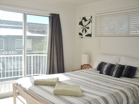 Beachcomber Apartments - Accommodation Search 1