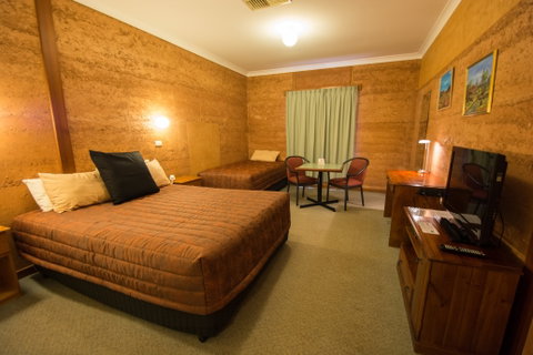 Mud Hut Motel - Accommodation Search 2