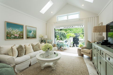 Stylish Interiors In The Bay - Accommodation Search 0