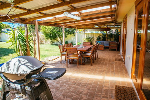 Sunbaker Beach House - Accommodation Search 0