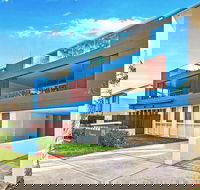 Bayreach Three - Accommodation Search