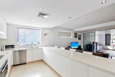 Bayreach Three - Accommodation Search 2