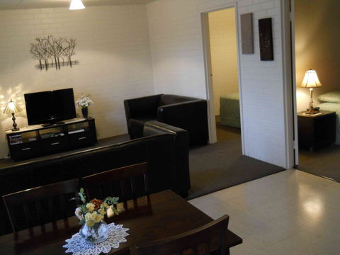 BJs Short Stay Apartments - Accommodation Search 0