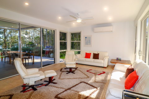 Pelican Escape 11 - Accommodation Search 2