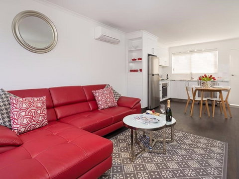 Understated Elegance - Affordable Luxury - Accommodation Search 0
