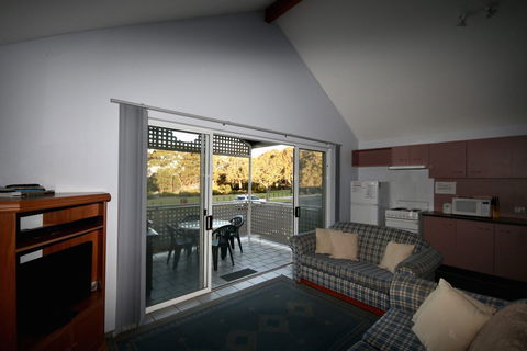 Views, Ammenity And Easy Bay Lifestyle - Accommodation Search 0
