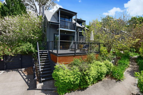 Cloudsong Chalets - Accommodation Search 2