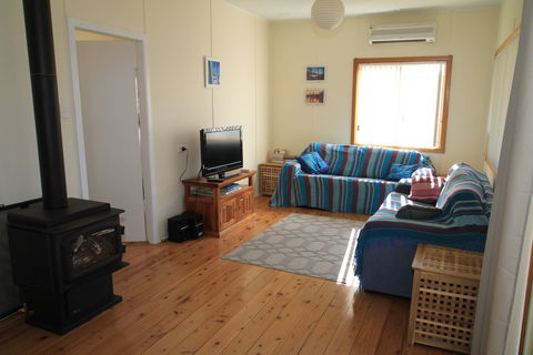 Cudmirrah Reef Cottage - Accommodation Search 2