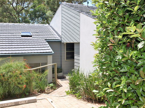 Hyams Beach Holiday Apartment - Accommodation Search 0