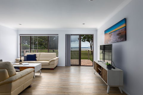 Moona Beach House  Jervis Bay - Accommodation Search 1