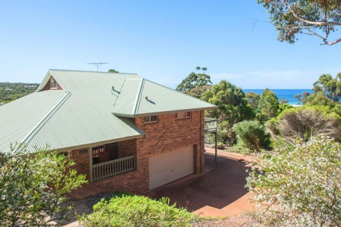 Ocean House - Accommodation Search 0
