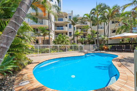 The Burlington Holiday Apartments - Accommodation Search 0
