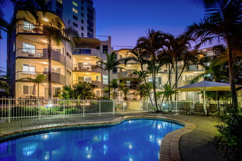 The Burlington Holiday Apartments - Accommodation Search 2