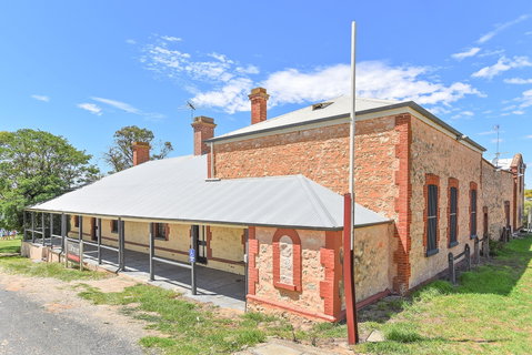Wellington Courthouse. - Accommodation Search 0