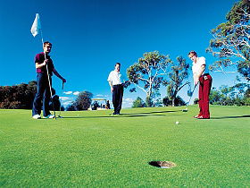 Oatlands Golf Course - Accommodation Search 0