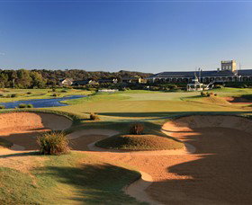 Eagle Ridge Golf Course - Accommodation Search 0