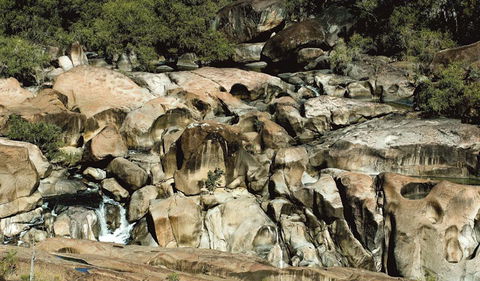 Macintyre Falls Lookout - Accommodation Search 2