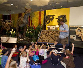 National Dinosaur Museum - Accommodation Search 1